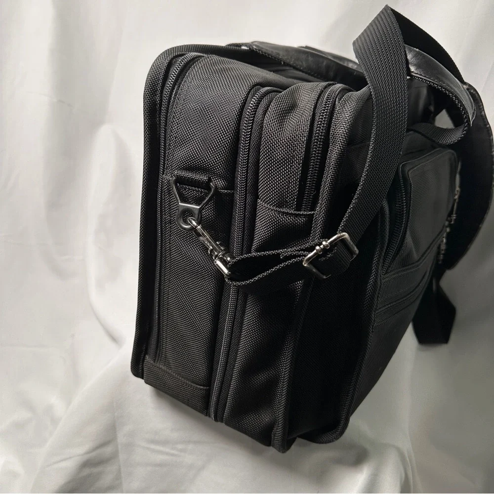 Tumi Alpha 2 Expandable Laptop Briefcase Mens Black Ballistic Nylon Business